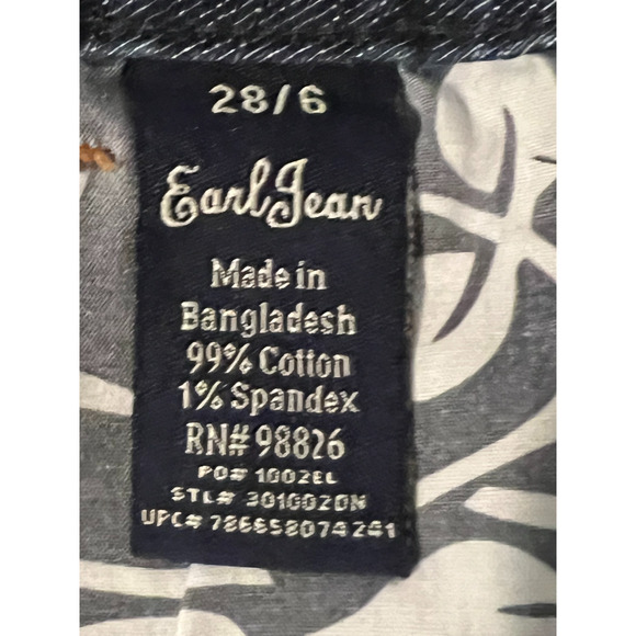 Earl Jean Women's Denim Shorts Size 6 Blue Denim Low Rise Cuff Pockets Stretch - Picture 3 of 9